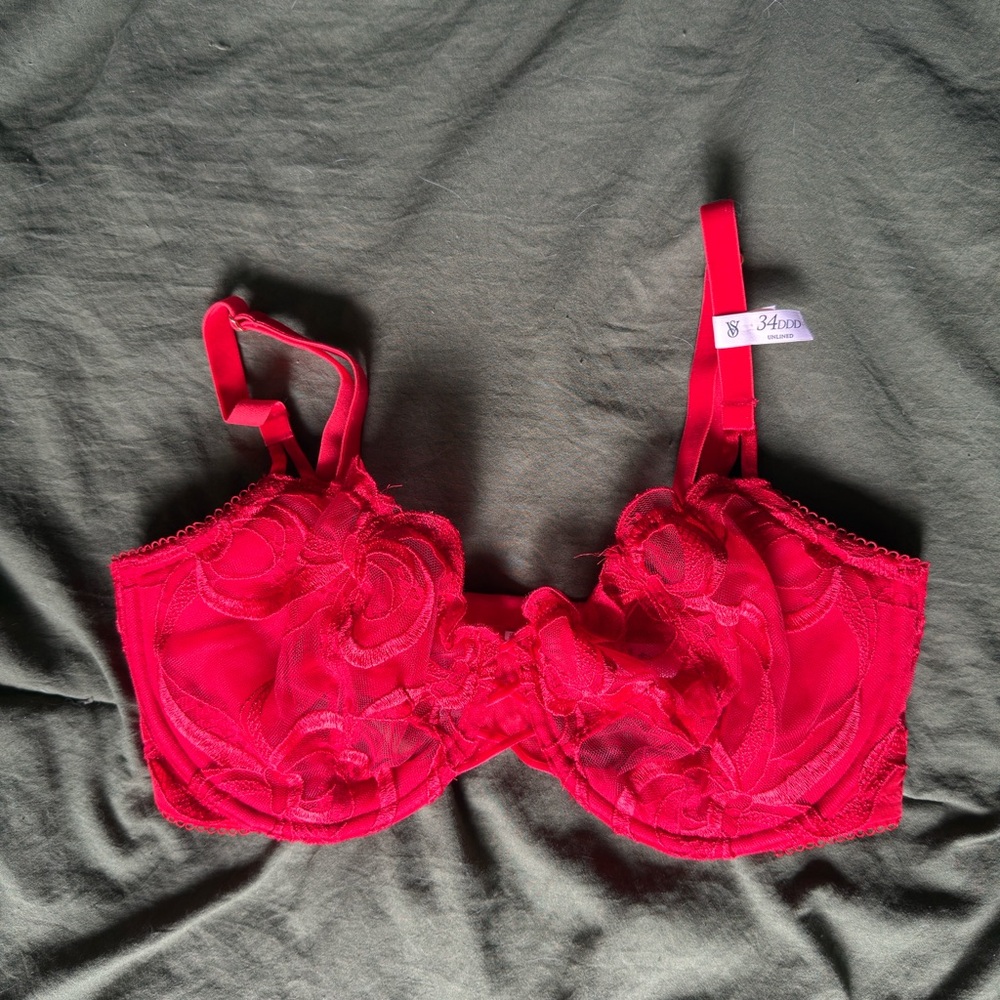 Victoria's Secret Red Lace Underwire Bra